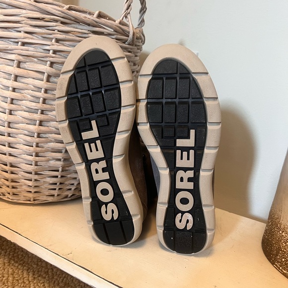 SOREL Snow Boots size 7 - Picture 8 of 10